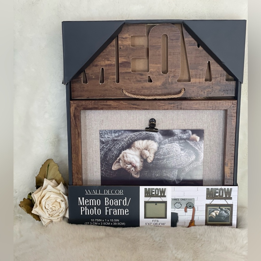 New with tag MEOW MEMO/PHOTO BOARD- FRAME HOLDS 5x7” or 4”X 6” photos Cat lovers